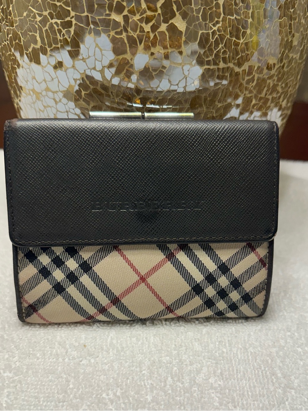 Burberry Nova Check Kiss Lock Compact Wallet Brown Leather EUC